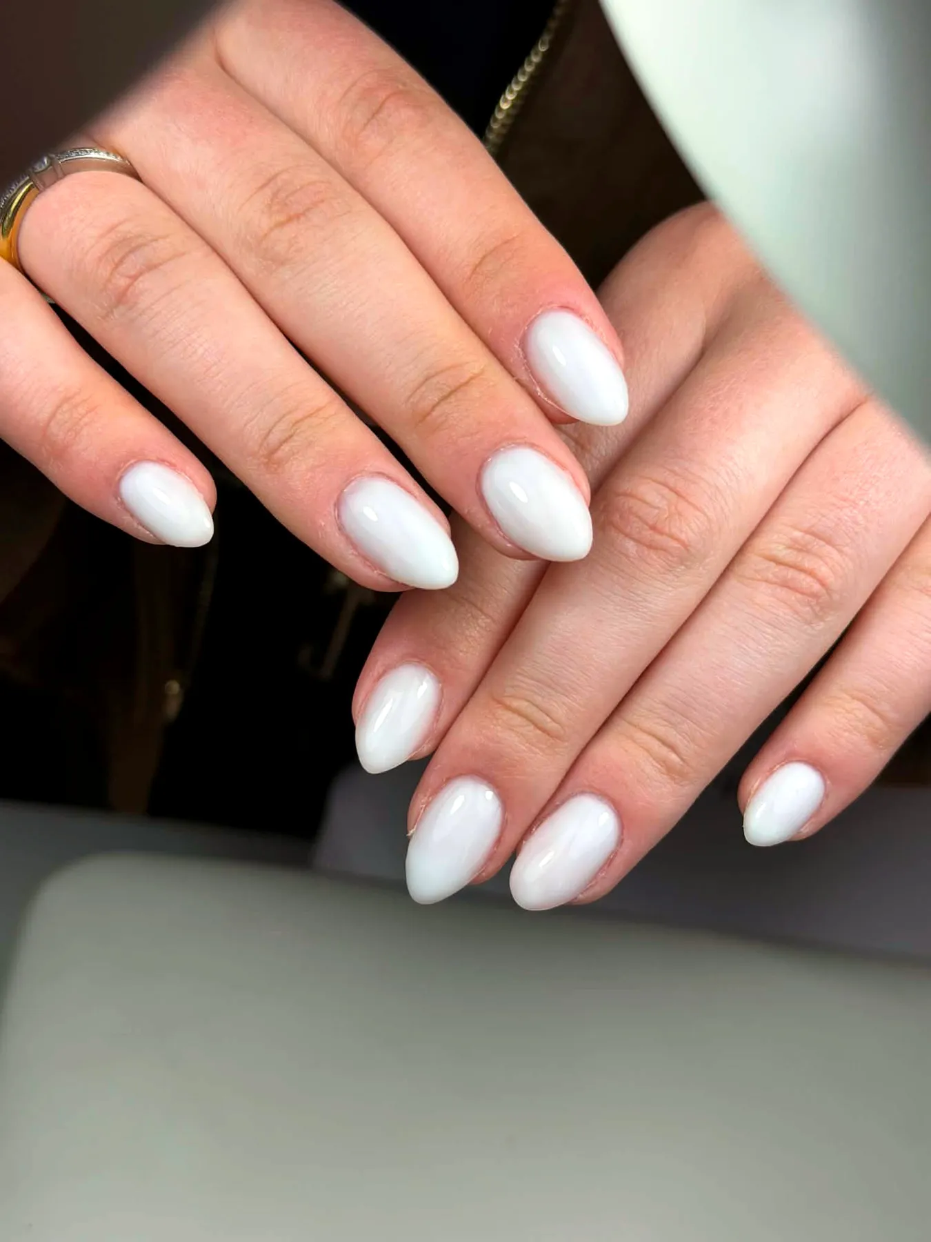 Réalisation ongles chez Louvéa — pose 7