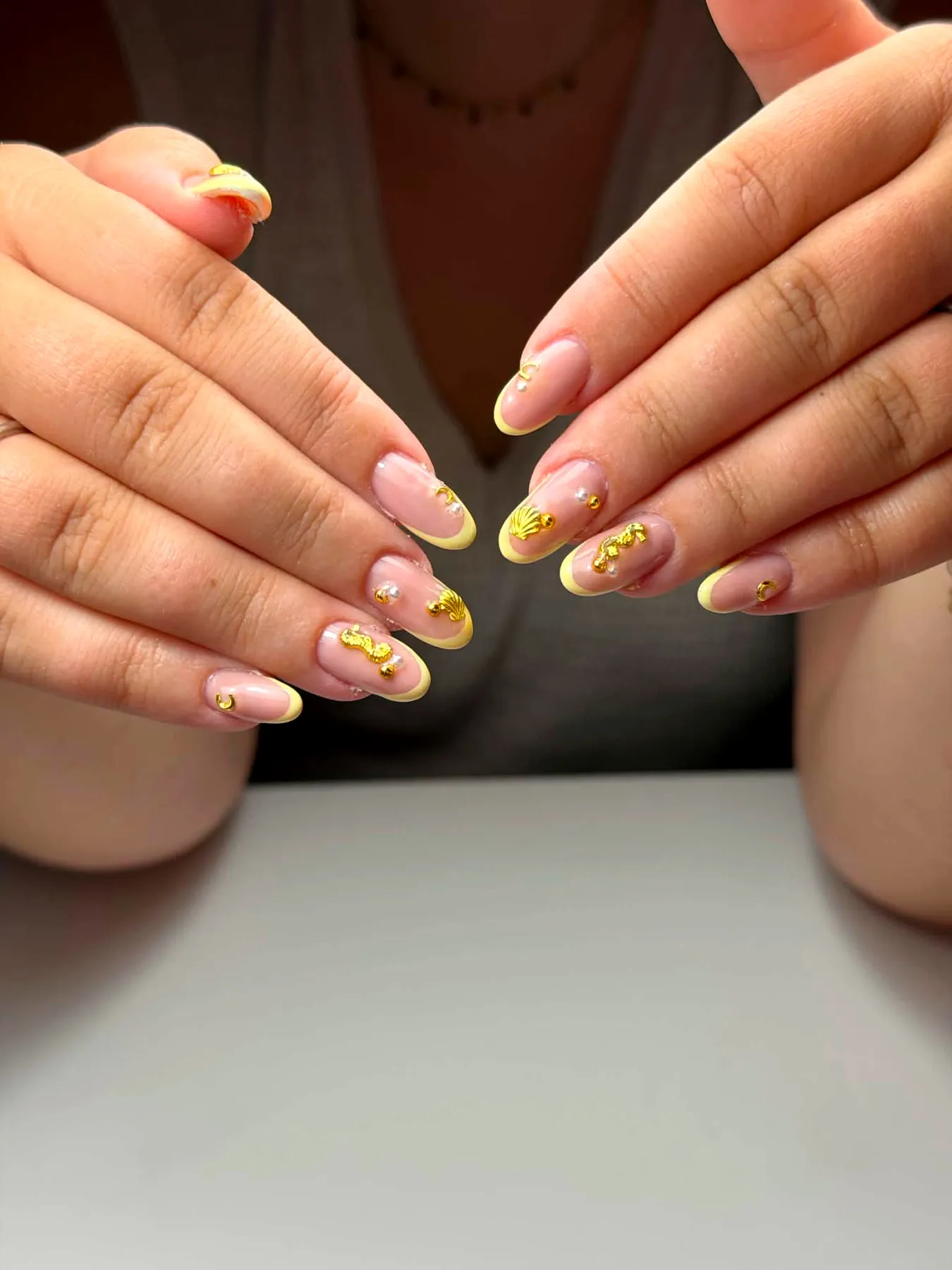 Réalisation ongles chez Louvéa — pose 32